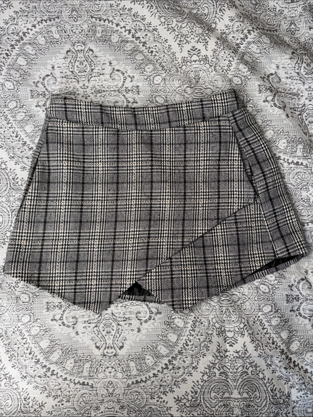 DO+BE - Gray Plaid Wrap Mini Skort - Small